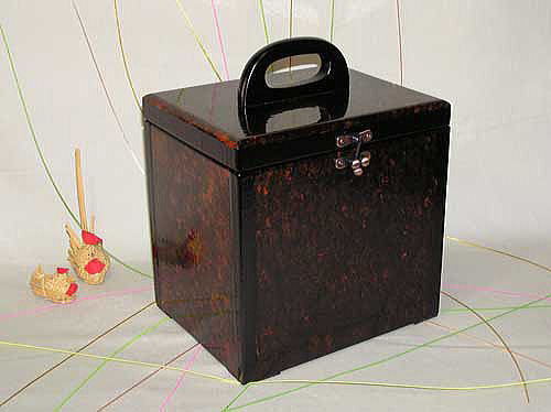 ���ؓh�̃o�j�e�B�[�P�[�X