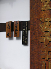 �\�D��\��