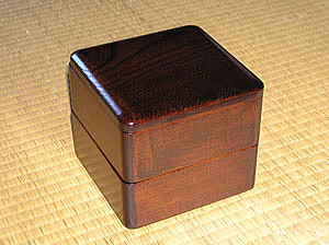 小ぶりの２段重箱